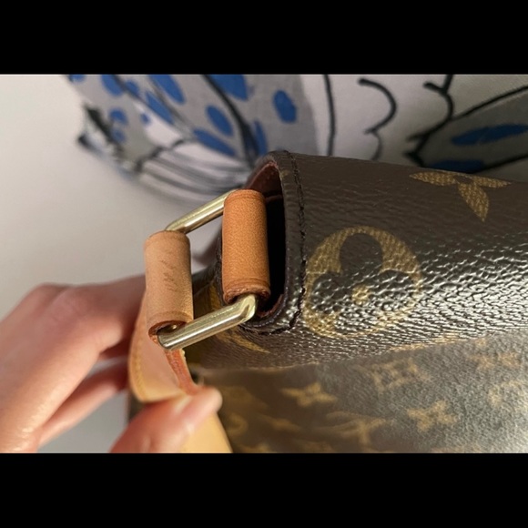 Louis Vuitton mussette salsa crossbody - Picture 6 of 11